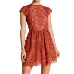 Stylestalker Laylor Circle Lace Mini Dress in Sedona, size S, NWT